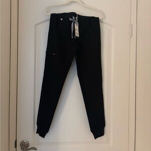 NWT Figs Zamora 2.0 Jogger Scrubs Black with Gray Tie